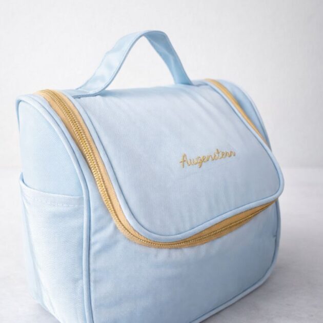 Trousse de maquillage bleu ciel